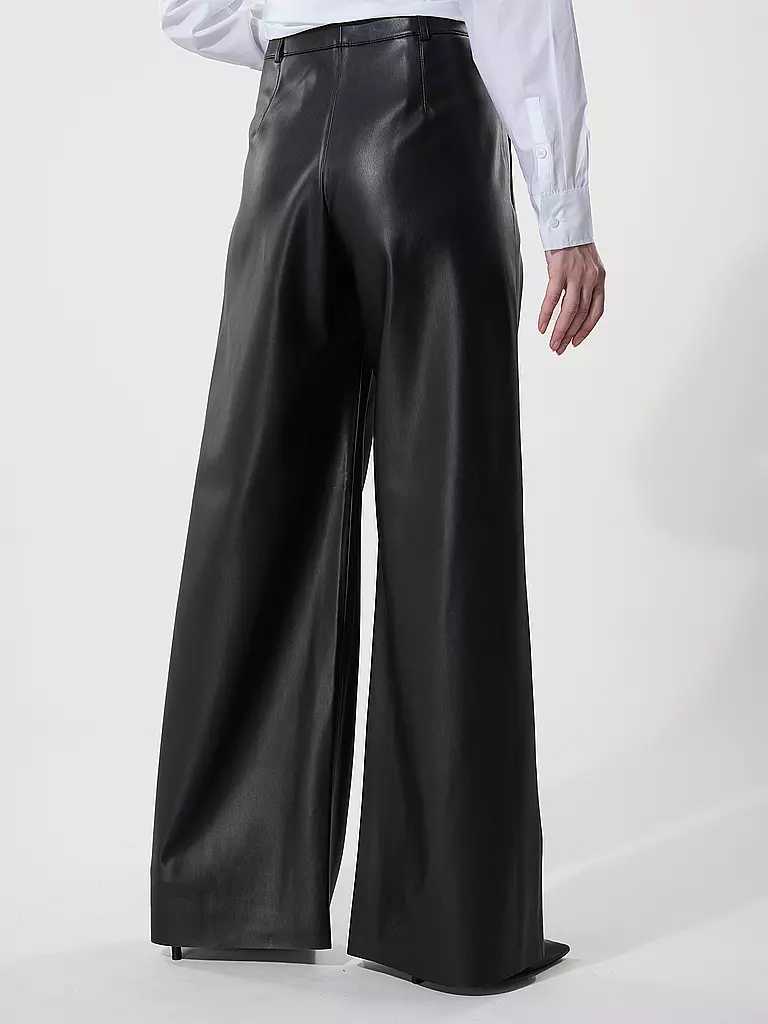 HUGO | Hose Wide Fit in Lederoptik HAWINE | Noir