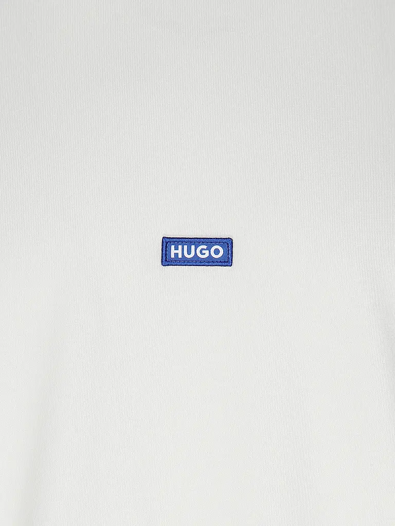 HUGO | Nom du produit : T-Shirt NIEROS
Marque : HUGO
Couleur : blanc
Catégories : Mode, Homme

Longueur des manches : Manches courtes
Encolure : Col rond
Matière : Jersey, Coton
Motif : Uni
Coupe (vêtements) : Regular
Détails : Logo | Blanc