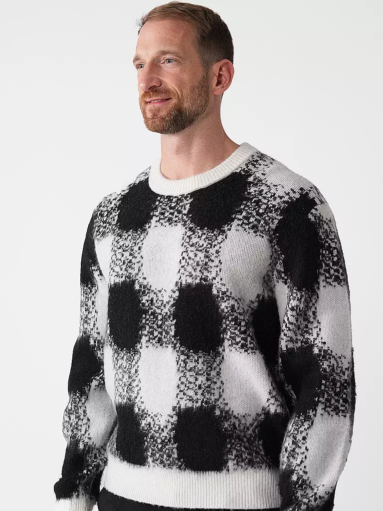 HUGO | Pull | 