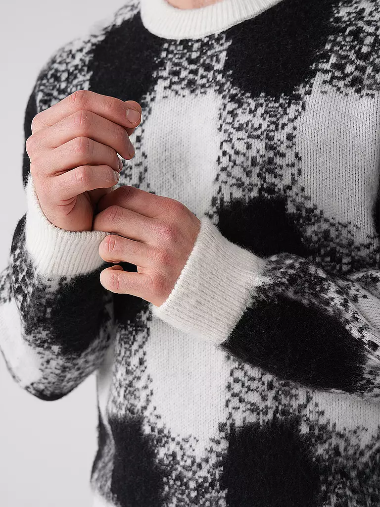 HUGO | Pull | 