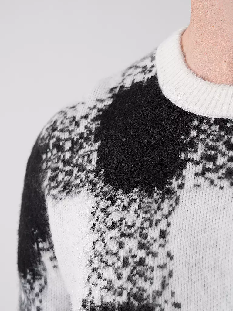 HUGO | Pull | 