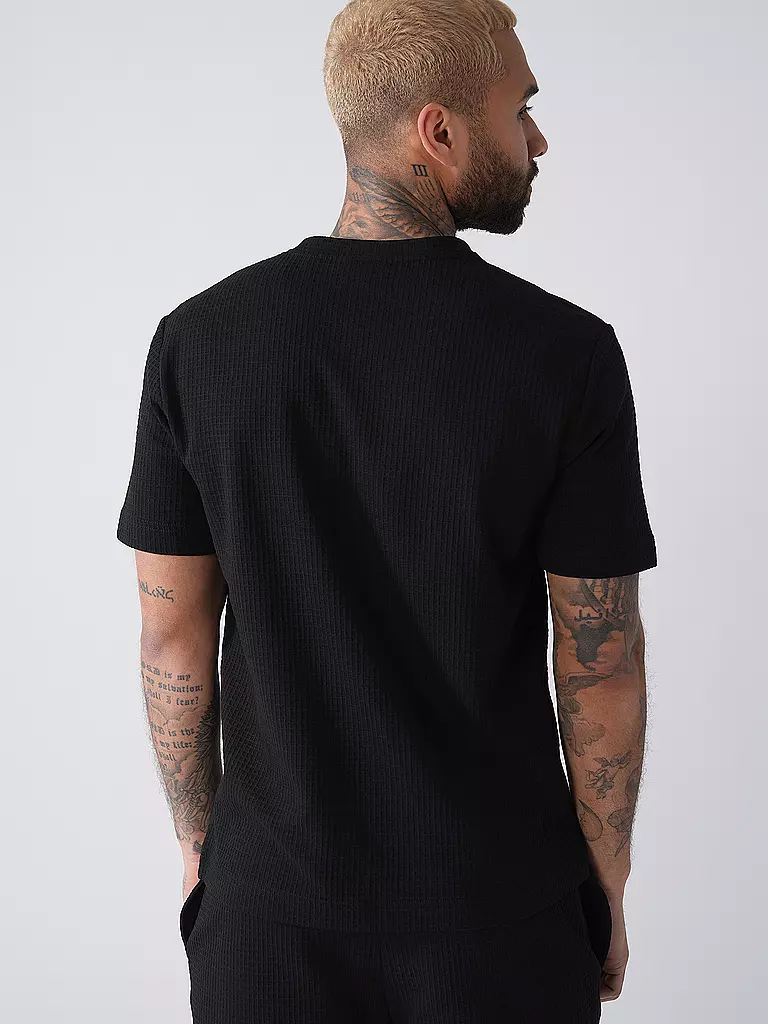 HUGO | T-shirt de détente AUSTIN | schwarz