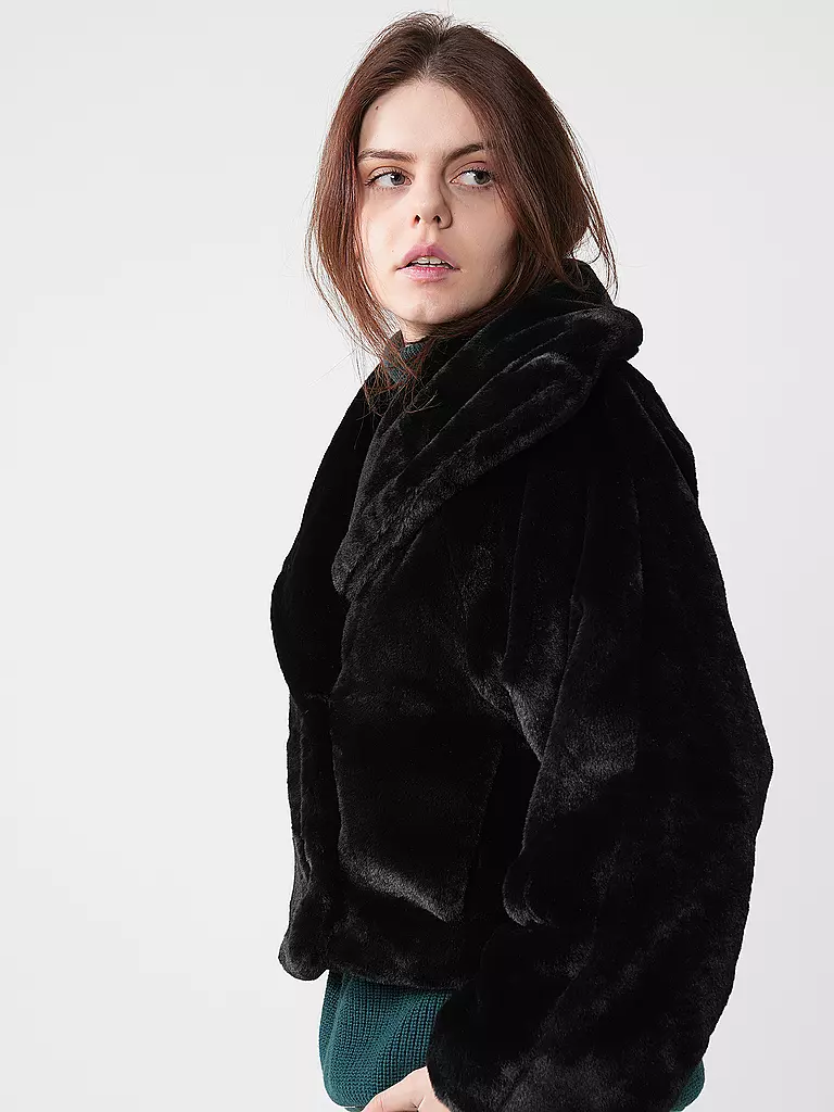 IN WEAR | Veste aspect fourrure YONEKOIW | Noir