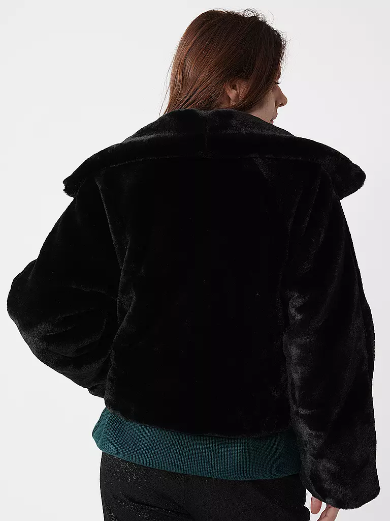 IN WEAR | Veste aspect fourrure YONEKOIW | Noir