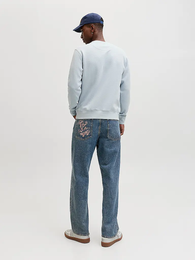 JACK & JONES | Nom du produit: Sweater JJESOHO
Marque: JACK & JONES
Couleur: bleu clair
Catégories: Mode, Homme

Longueur des manches: Manches longues
Encolure: Col rond
Matière: Coton
Motif: Uni
Coupe (vêtements d'extérieur): Regular
Détails: Logo | Bleu clair