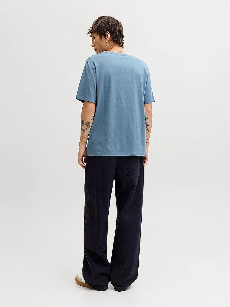 JACK & JONES | Nom du produit: T-Shirt JJEORGANIC
Marque: JACK & JONES
Couleur: bleu
Catégories: Mode, Homme

Longueur des manches: Manches courtes
Encolure: Col rond
Matière: Coton
Motif: Uni
Coupe (vêtements du dessus): Regular | Bleu