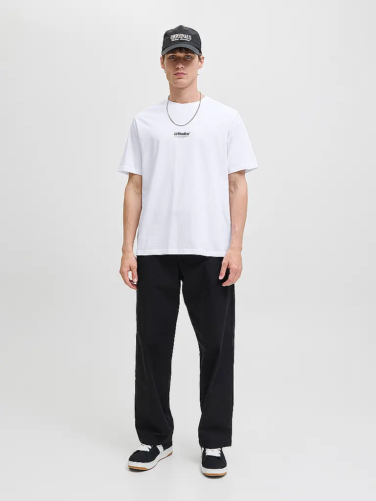 JACK & JONES | Nom du produit: T-Shirt JJESOHO
Marque: JACK & JONES
Couleur: blanc
Catégories: Mode, Homme

Longueur des manches: Manches courtes
Encolure: Col rond
Matière: Coton
Motif: Uni
Coupe (vêtements du haut): Regular
Détails: Logo | Blanc
