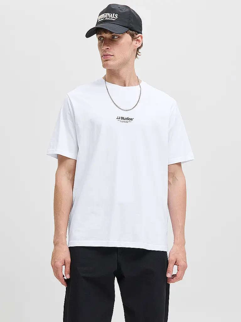 JACK & JONES | Nom du produit: T-Shirt JJESOHO
Marque: JACK & JONES
Couleur: blanc
Catégories: Mode, Homme

Longueur des manches: Manches courtes
Encolure: Col rond
Matière: Coton
Motif: Uni
Coupe (vêtements du haut): Regular
Détails: Logo | Blanc