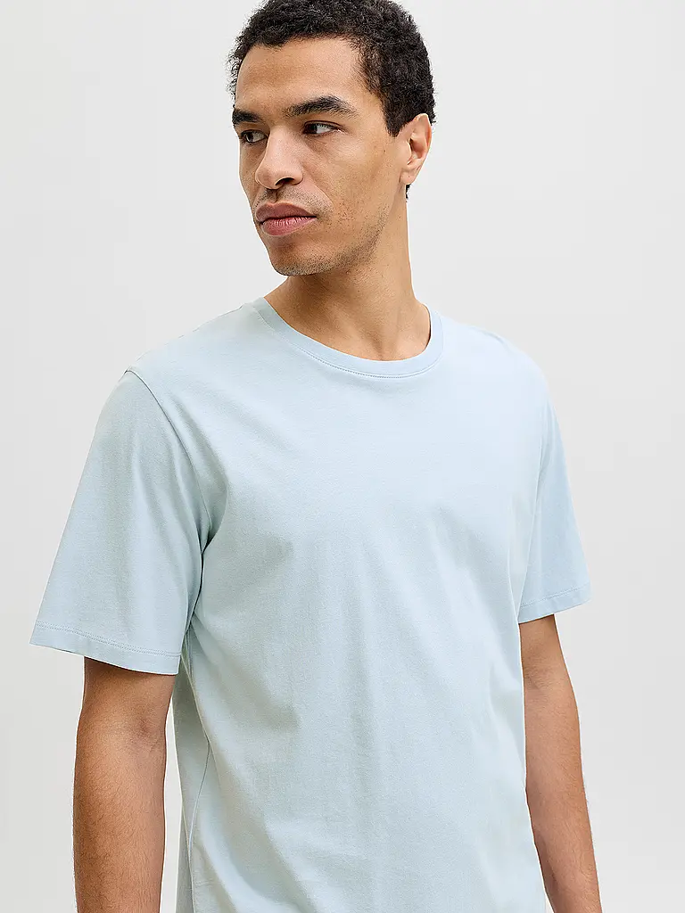 JACK & JONES | Nom du produit : T-Shirt JJEORGANIC
Marque : JACK & JONES
Couleur : bleu clair
Catégories : Mode, Homme

Longueur des manches : Manches courtes
Encolure : Col rond
Matière : Coton
Motif : Uni
Coupe (vêtements) : Regular | Bleu clair
