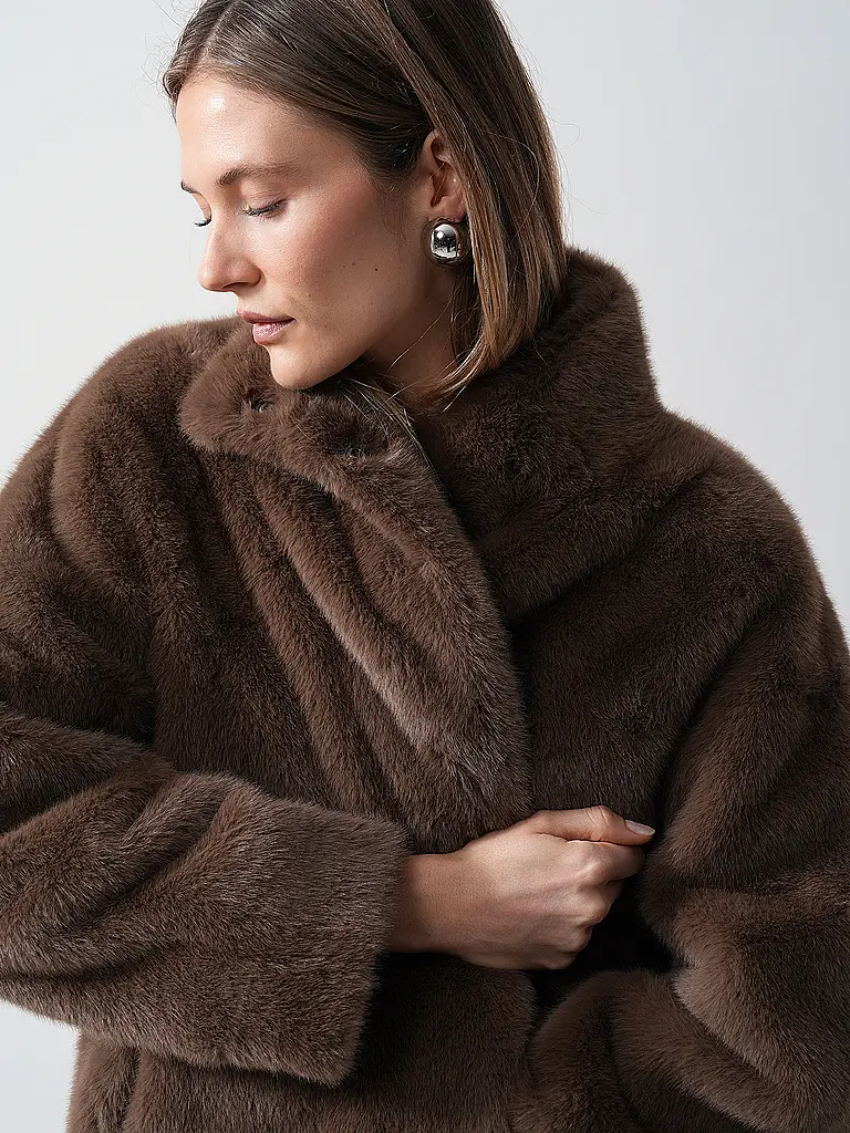 JOOP | Nom du produit : Manteau aspect fourrure CIM | Marron