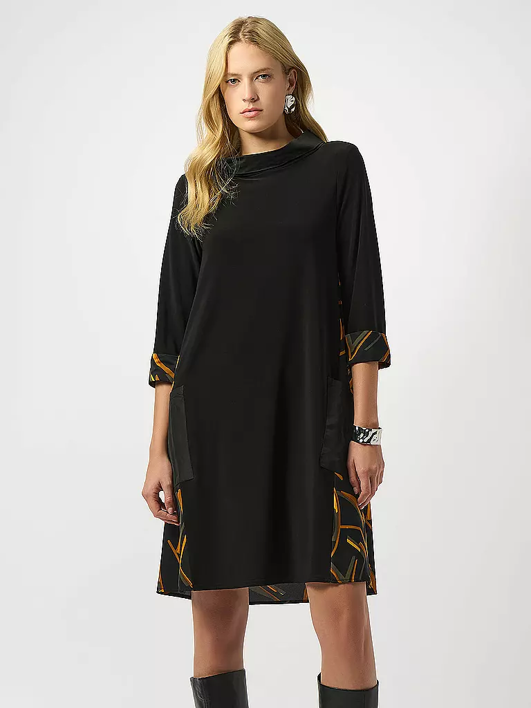 JOSEPH RIBKOFF | Minirobe | 