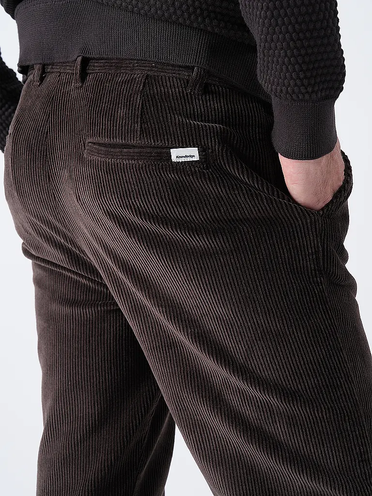 KNOWLEDGE COTTON APPAREL | Pantalon en velours côtelé CHUCK | braun