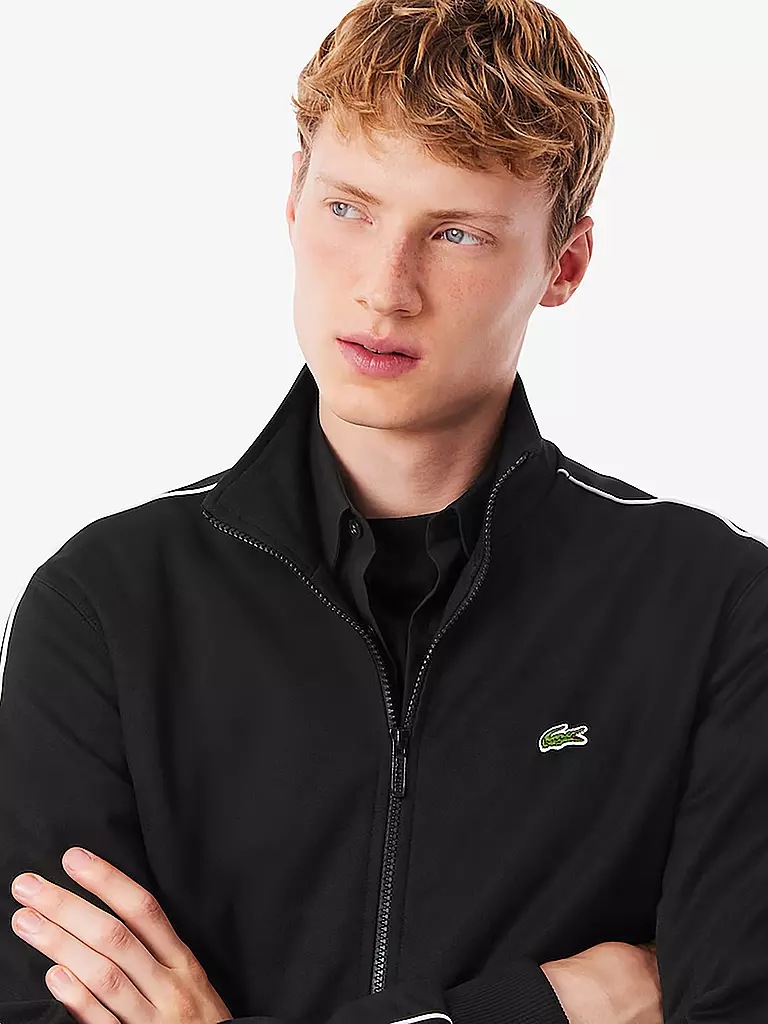 LACOSTE | Sweatjacke
Marque : LACOSTE
Couleur : noir
Catégories : Mode, Homme

Longueur des manches : Manches longues
Matière : Sweat, Polyester / Polyamide, Coton
Forme du col : Col montant
Motif : Uni
Coupe (vêtement d'extérieur) : Regular
Style : Tendance
D | 