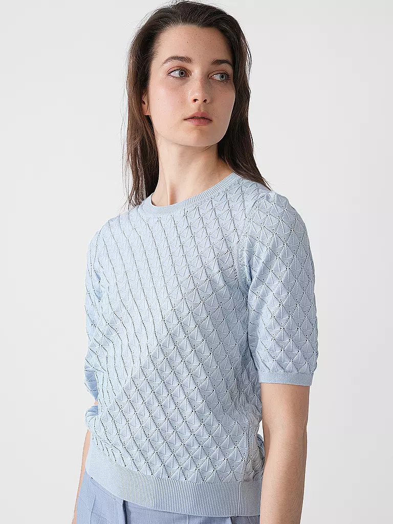 LANIUS | Nom du produit: Pull
Marque: LANIUS
Couleur: hellblau
Catégories: Mode,Damen

Longueur des manches: Manches courtes
Encolure: Col rond
Matériel: Coton
Motif: Uni
Coupe (vêtement d'extérieur): Regular
Style: Pure
Détails: Motif tricoté | Bleu clair