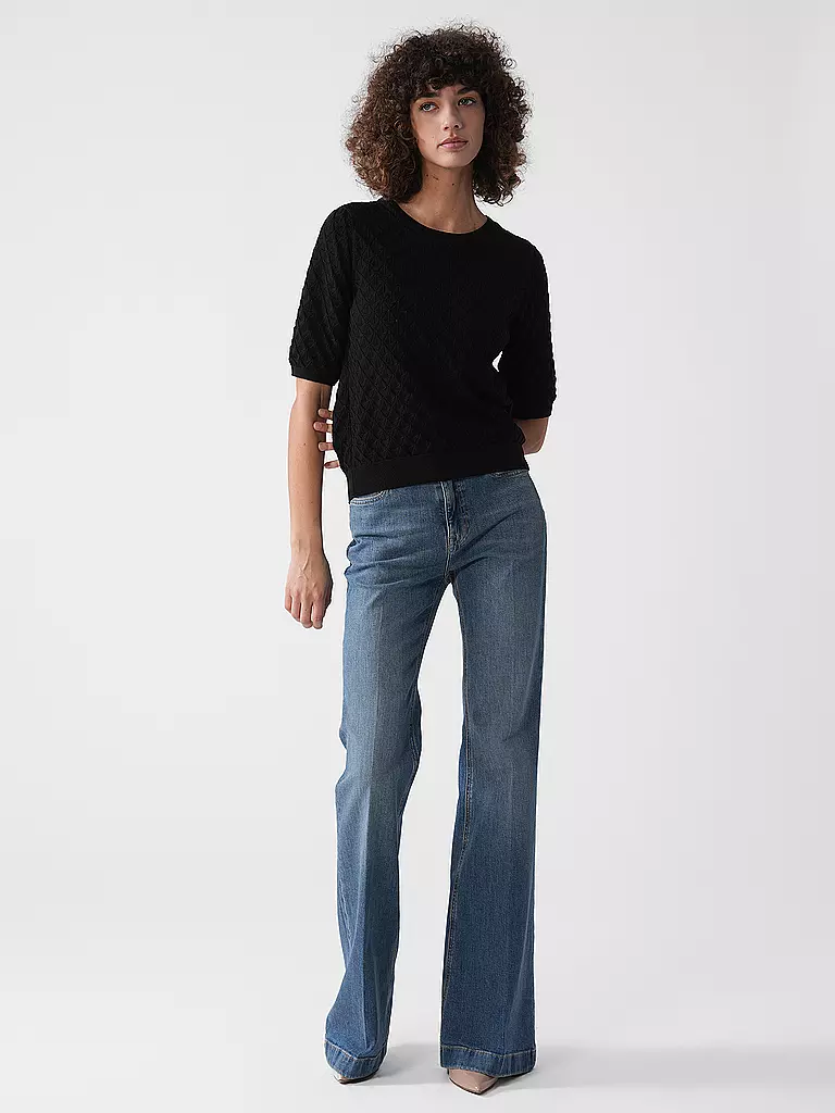 LANIUS | Pull-over
Marque : LANIUS
Couleur : noir
Catégories : Mode, Femme

Longueur des manches : Manches courtes
Encolure : Encolure ras du cou
Matière : Coton
Motif : Uni
Coupe (vêtements d’extérieur) : Regular
Style : Pure
Détails : Motif tric | Noir