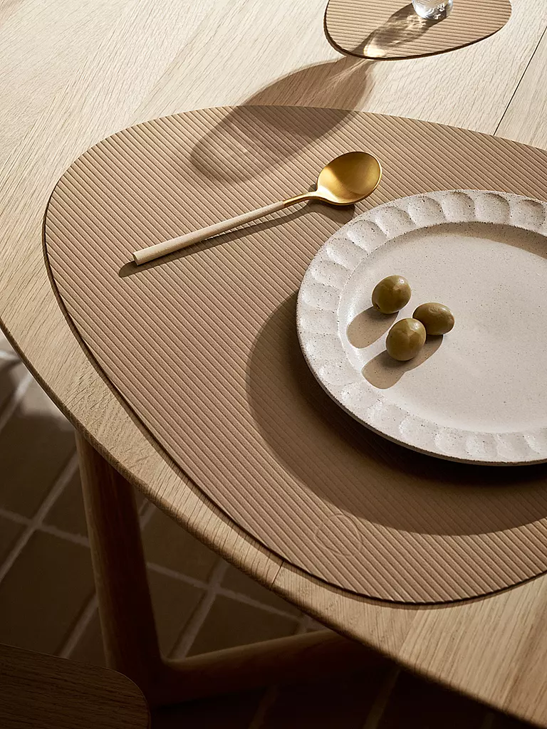 LIND DNA | Set de table 37x44cm CORDUROY OVAL Nougat | 