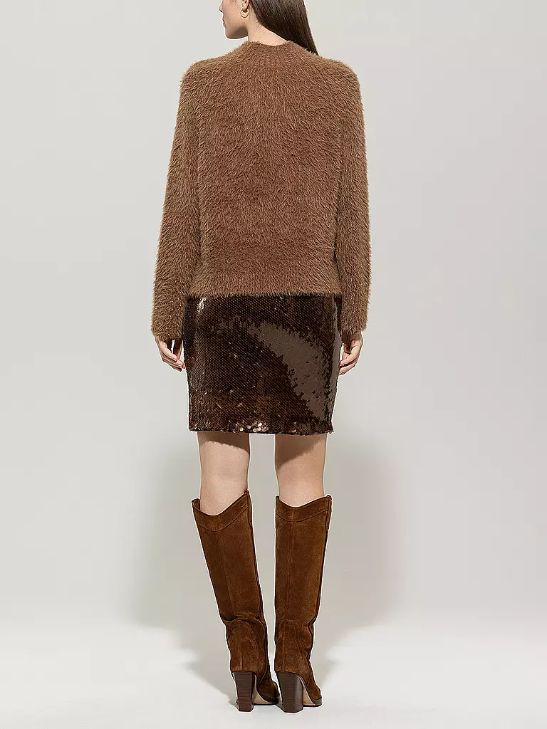 LUISA CERANO | Pull | 