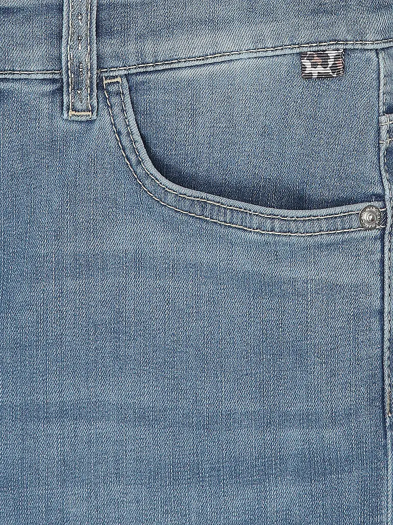 MARC CAIN | Nom du produit: Jeans Slim Fit SILEA
Marque: MARC CAIN
Couleur: bleu
Catégories: Mode,Femme

Matière: Denim,Coton,Stretch
Motif: Uni
Longueur (Pantalons/Jeans): Longueur 7/8
Style: Glamour
Hauteur de taille: Taille haute
Détails: Poches latérales,Stra | 