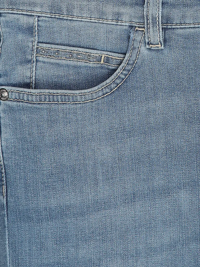 MARC CAIN | Nom du produit: Jeans Slim Fit SILEA
Marque: MARC CAIN
Couleur: bleu
Catégories: Mode,Femme

Matière: Denim,Coton,Stretch
Motif: Uni
Longueur (Pantalons/Jeans): Longueur 7/8
Style: Glamour
Hauteur de taille: Taille haute
Détails: Poches latérales,Stra | 