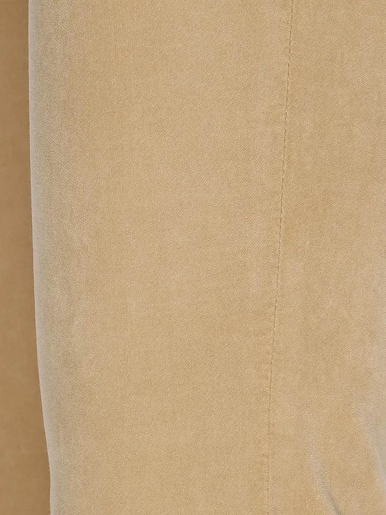 MARC CAIN | Nom du produit : Pantalon SILEA
Marque : MARC CAIN
Couleur : marron clair
Catégories : Mode, Femme

Matière : Coton, Stretch
Motif : Uni
Longueur (Pantalons/Jeans) : Longueur normale
Style : Glamour
Hauteur de la taille : Taille moyenne
Détails : Poche | 