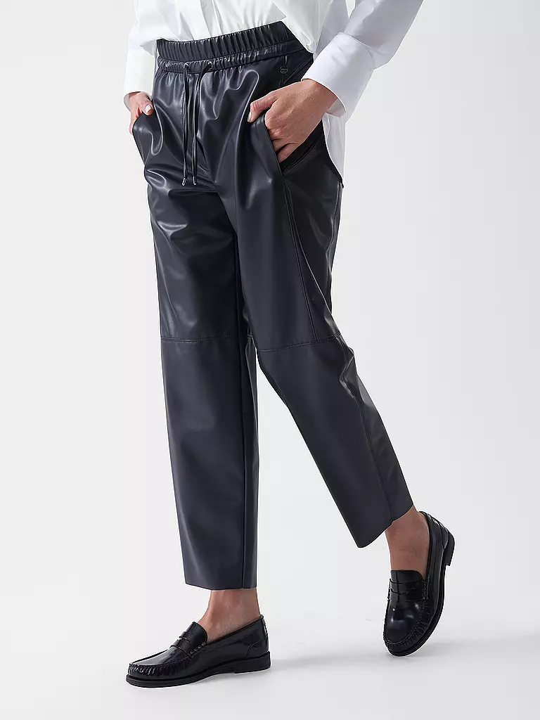 MARC CAIN | Pantalon coupe jogging aspect cuir RANCHI | 