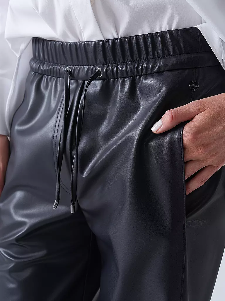 MARC CAIN | Pantalon coupe jogging aspect cuir RANCHI | 