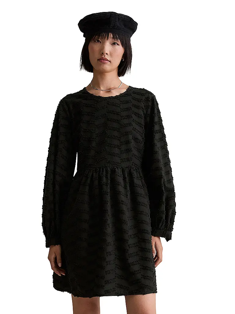 MARC O'POLO DENIM | Minirobe
Produktname: Minikleid
Marke: MARC O'POLO DENIM
Farbe: schwarz
Kategorien: Mode,Damen
Ärmellänge: Langarm
Ausschnitt: Rundhalsausschnitt
Material: Baumwolle
Musterung: Unifarben
Passform (Oberbekleidung): Regular
Style & Anlass: Freizeit
Stil: |