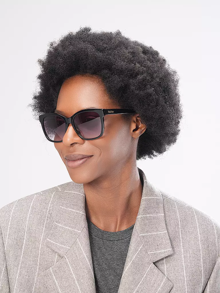 MAX MARA | Lunettes de soleil MM0042/56
Marque: MAX MARA
Couleur: noir
Catégories: Mode, Femme

Matériau: Plastique | Noir