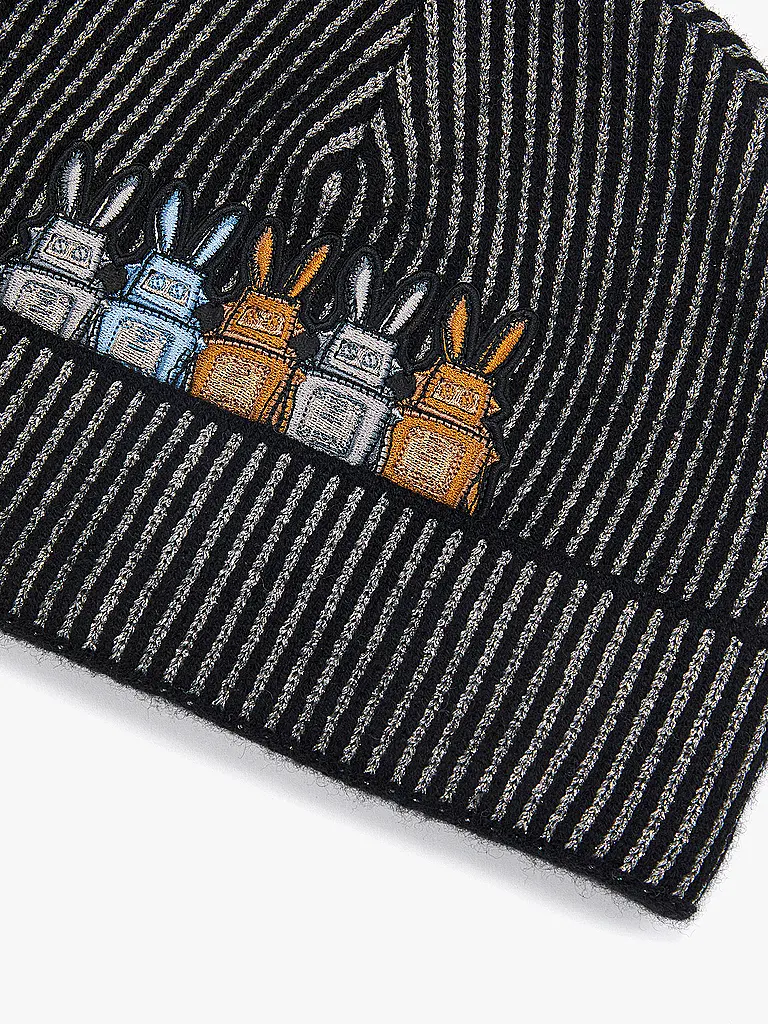 MCM | Nom du produit: Bonnet - Cagoule
Marque: MCM
Couleur: noir
Catégories: Mode,Femme

Matériau: Laine,Tricot
Style: Tendance
Détails: Logo | Noir