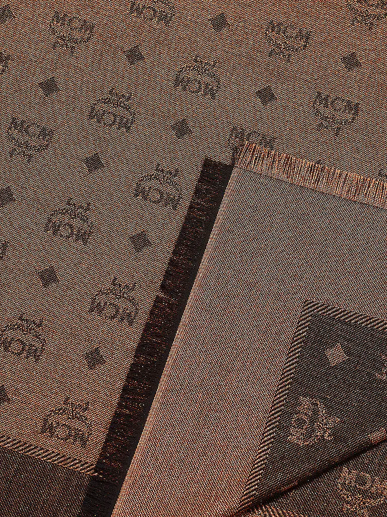 MCM | Nom du produit : Écharpe
Marque : MCM
Couleur : marron
Catégories : Mode, Femme

Matériau : Laine
Motif : Imprimé, Logo
Style : Tendance
Détails : Franges | Marron