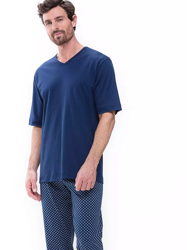 MEY | Nom du produit: Pyjama T-Shirt MELTON
Marque: MEY
Couleur: bleu
Catégories: Mode,Hommes

Longueur des manches: Manches courtes
Encolure: Col en V
Matériel: Coton | Bleu