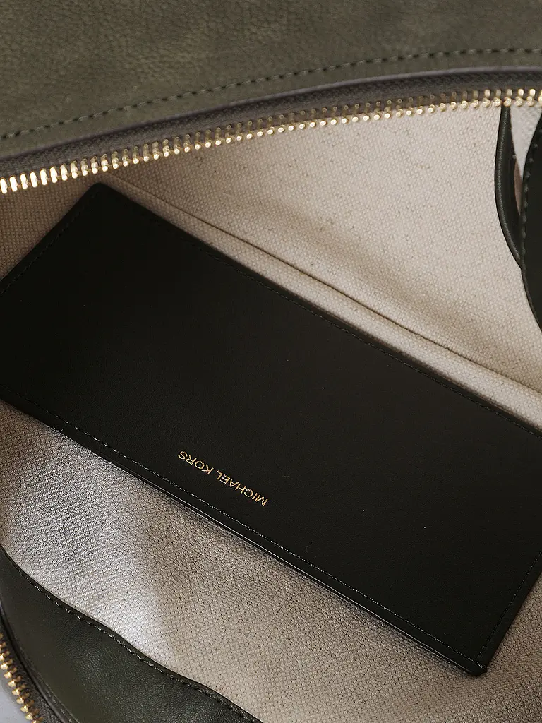 MICHAEL KORS | Sac en cuir - Sac Hobo NOLITA Medium
Marque: MICHAEL KORS
Couleur: vert foncé
Catégories: Mode,Femmes

Matériel: Cuir
Motif: Uni | 