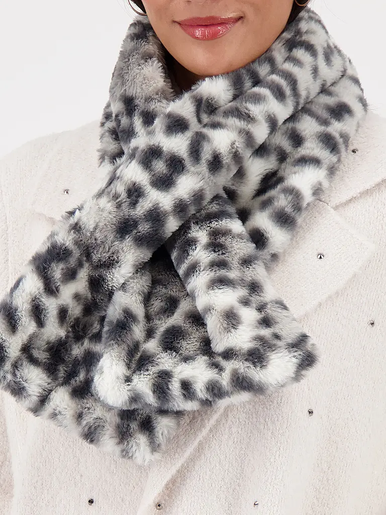 MONARI | Nom du produit : Écharpe aspect fourrure | Gris clair