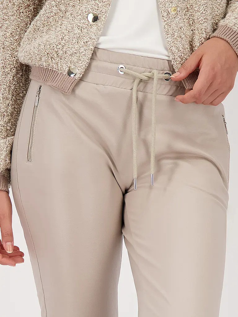 MONARI | Pantalon aspect cuir | 