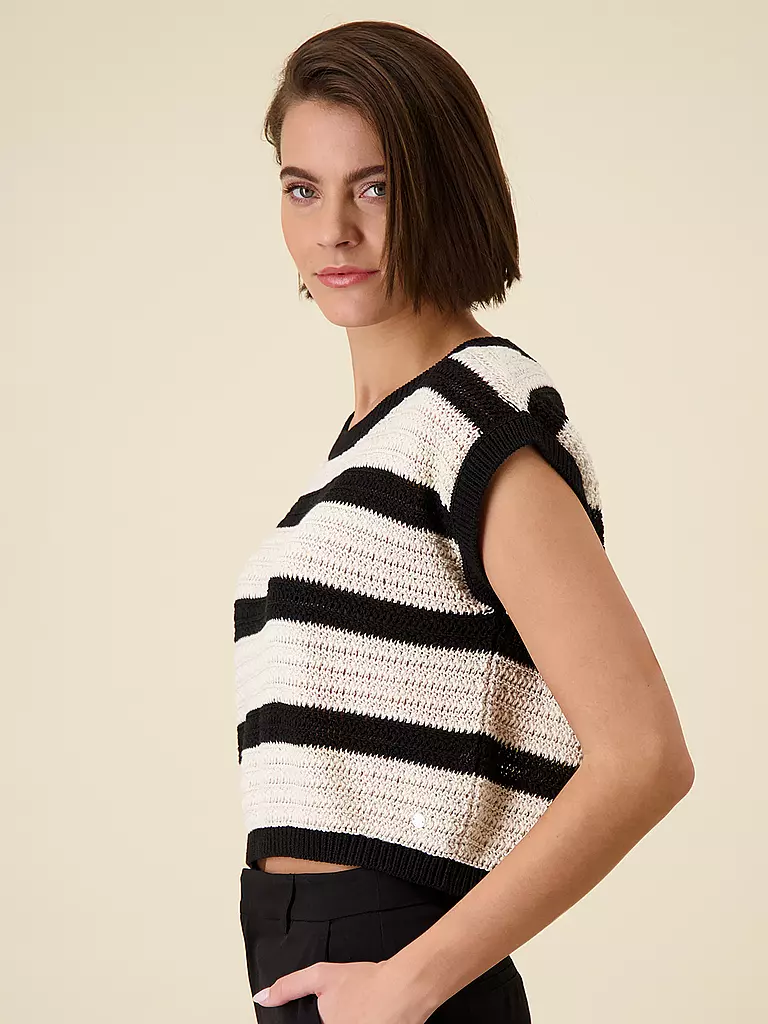 MONARI | Pull | 