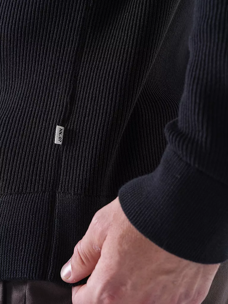 NN.07 | Pull KEVIN | Noir