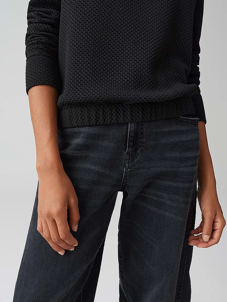 OPUS | Nom du produit : Sweater GASDINA
Marque : OPUS
Couleur : noir
Catégories : Mode,Femme

Longueur des manches : Manches longues
Matière : Polyester / Polyamide,Viscose ,Stretch
Forme du col : Col montant
Motif : Uni
Coupe (vêtements d'extérieur) : Ample | Noir