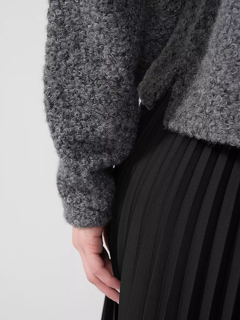 OPUS | Pull Boxy Fit GOJAM | 