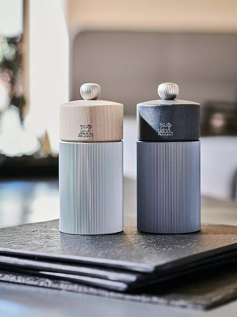 PEUGEOT | Moulin à poivre manuel Line 12cm Carbone/Bois |