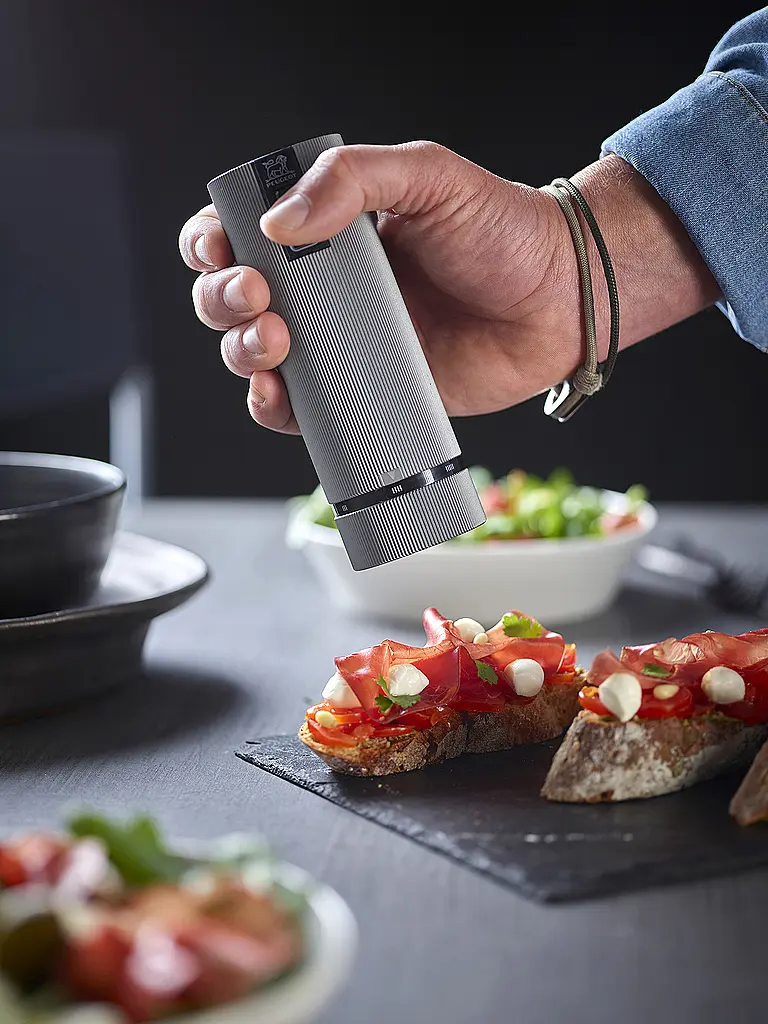 PEUGEOT | Set de moulins à sel et à poivre électriques rechargeables 15cm ELECTRIC-DUO LINE Carbon Alu | grau