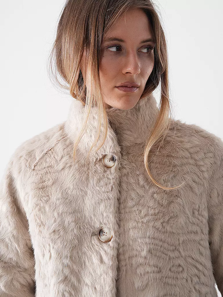 PRIDE TO BE | Manteau en fausse fourrure DINA | 