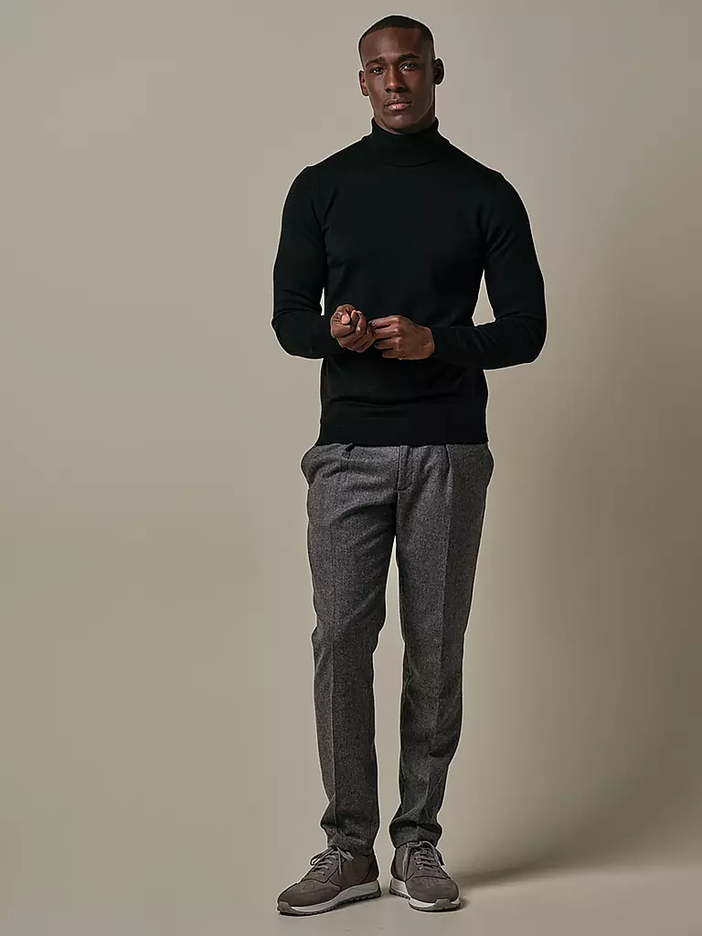 PROFUOMO | Pull à col roulé | schwarz
