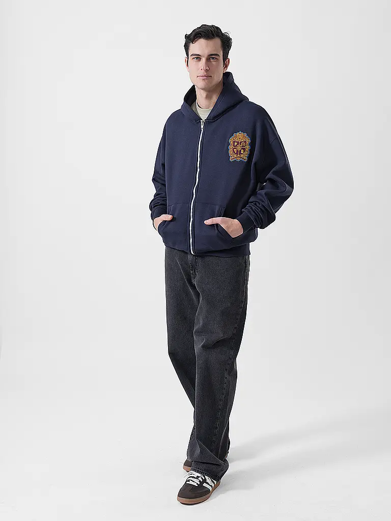 PROHIBITED | Nom du produit: Sweatjacke EMBLEM PATCH | Bleu foncé