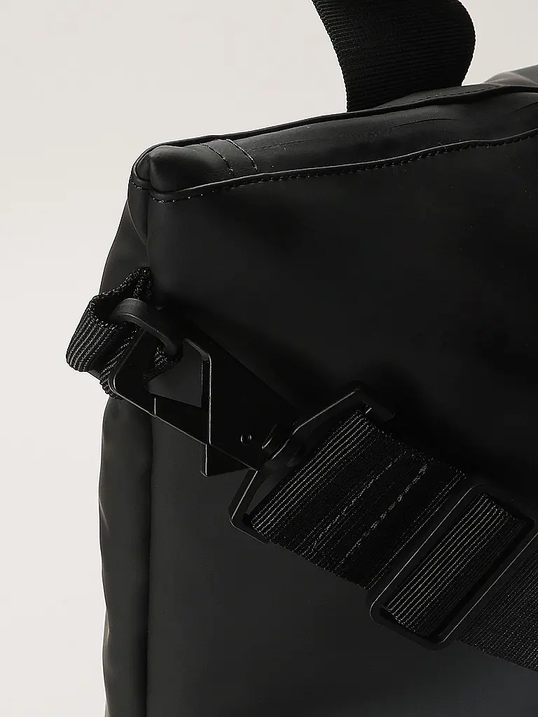 RAINS | Nom du produit : Ensemble 2 pièces sac à main et trousse de toilette | 