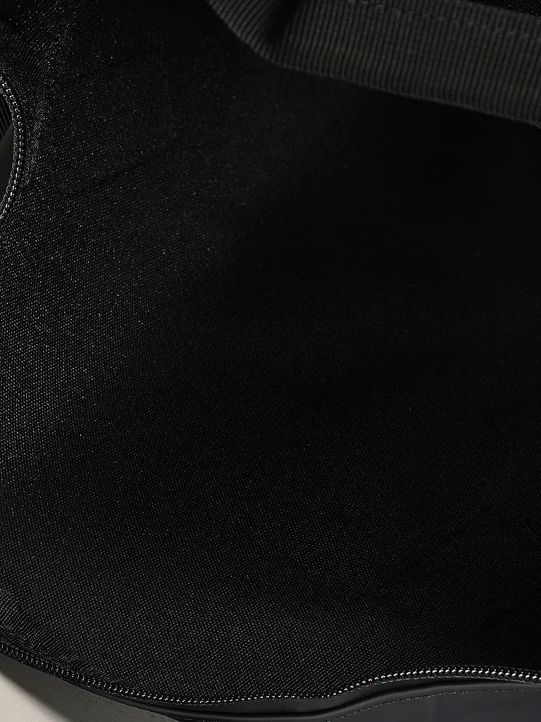 RAINS | Nom du produit : Ensemble 2 pièces Sac de voyage Weekender et Trousse de toilette
Marque : RAINS
Couleur : noir
Catégories : Mode, Femmes

Matière : Plastique
Style : Décontracté
Détails : Logo, Résistant à l'eau | Noir