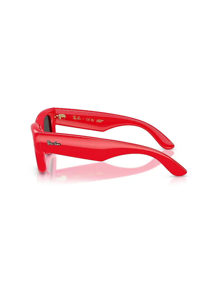 RAY BAN | Lunettes de soleil 0RB4940/50
Marque : RAY BAN
Couleur : rouge
Catégories : Mode, Femmes, Hommes

Matériau : Plastique | Rouge
