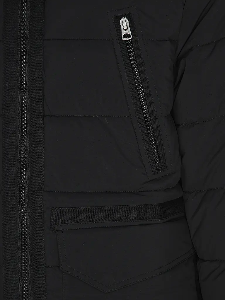 REPLAY | Doudoune

Produktname: Doudoune
Marke: REPLAY
Farbe: schwarz
Kategorien: Mode,Herren

Ärmellänge: Langarm
Material: Polyester / Polyamid
Kragenform: Kapuze,Stehkragen
Musterung: Unifarben
Passform (Oberbekleidung): Regular
Stil: Glamour,Trend
Details: E | 