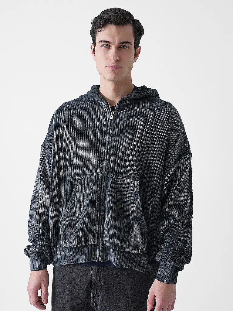 RETERNITY | Nom du produit: Gilet en tricot | 