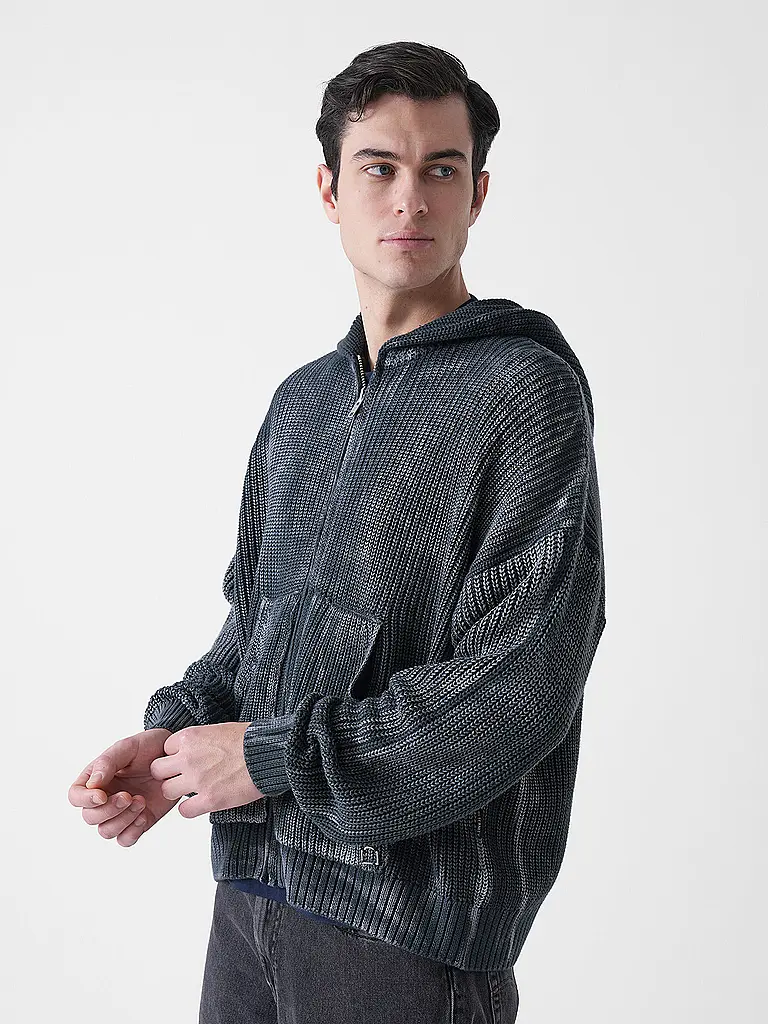 RETERNITY | Nom du produit: Gilet en tricot | 