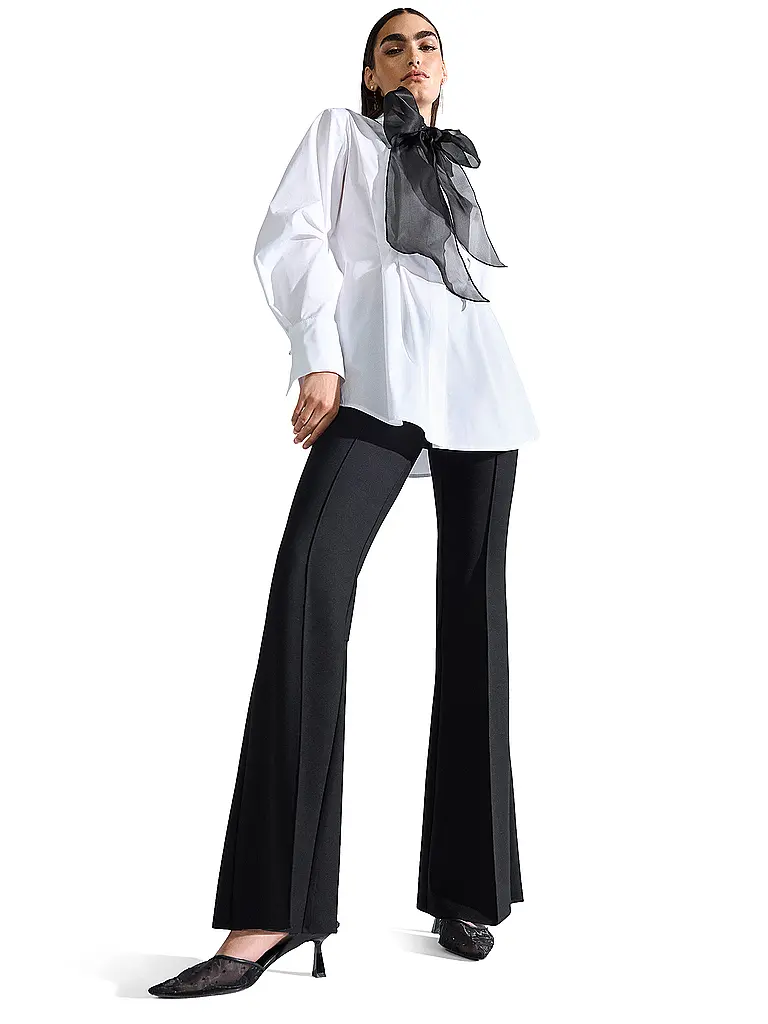 RIANI | Produktname: Pantalon coupe évasée
Marke: RIANI
Farbe: schwarz
Kategorien: Mode,Damen

Material: Viskose ,Polyester / Polyamid,Stretch
Musterung: Unifarben
Länge (Hosen/Jeans): Normale Länge
Stil: Pure
Bundhöhe: Mid Waist | Noir